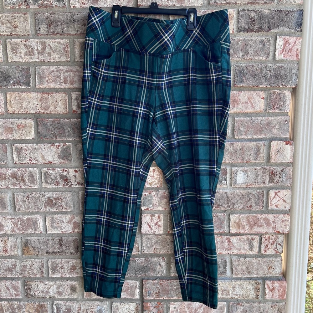 🍒💣 Torrid pixie style plus size plaid leggings